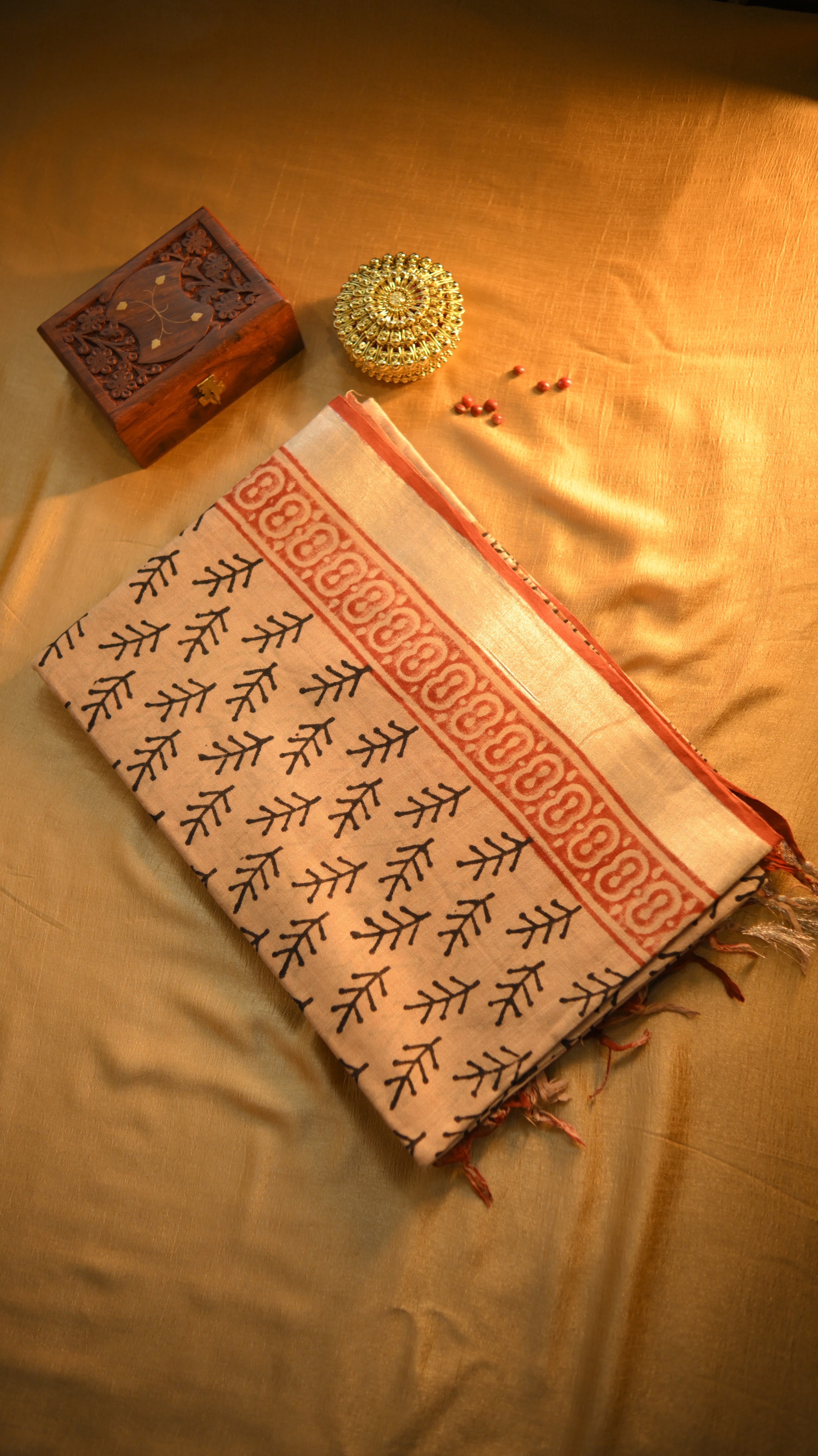 Linen Art Silk Bagru/Dabu Block Printed Saree KMA4AB028