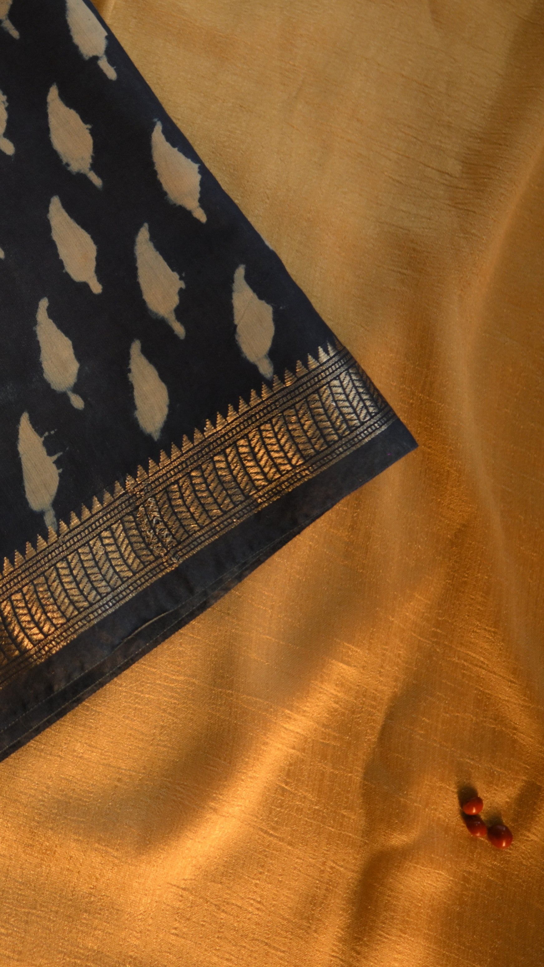 Maheshwari Art Silk Block Printed Saree - Potai Dabu Print KM4B024