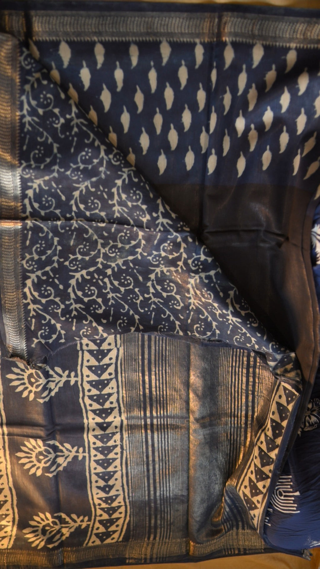 Maheshwari Art Silk Block Printed Saree - Potai Dabu Print KM4B024