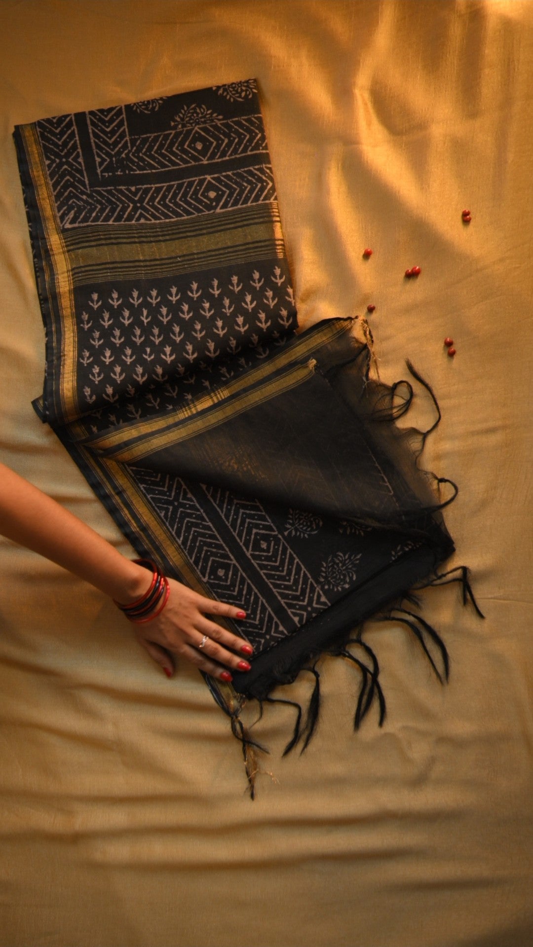 Handloom Linen Art Silk Block Printed Saree KM4B025