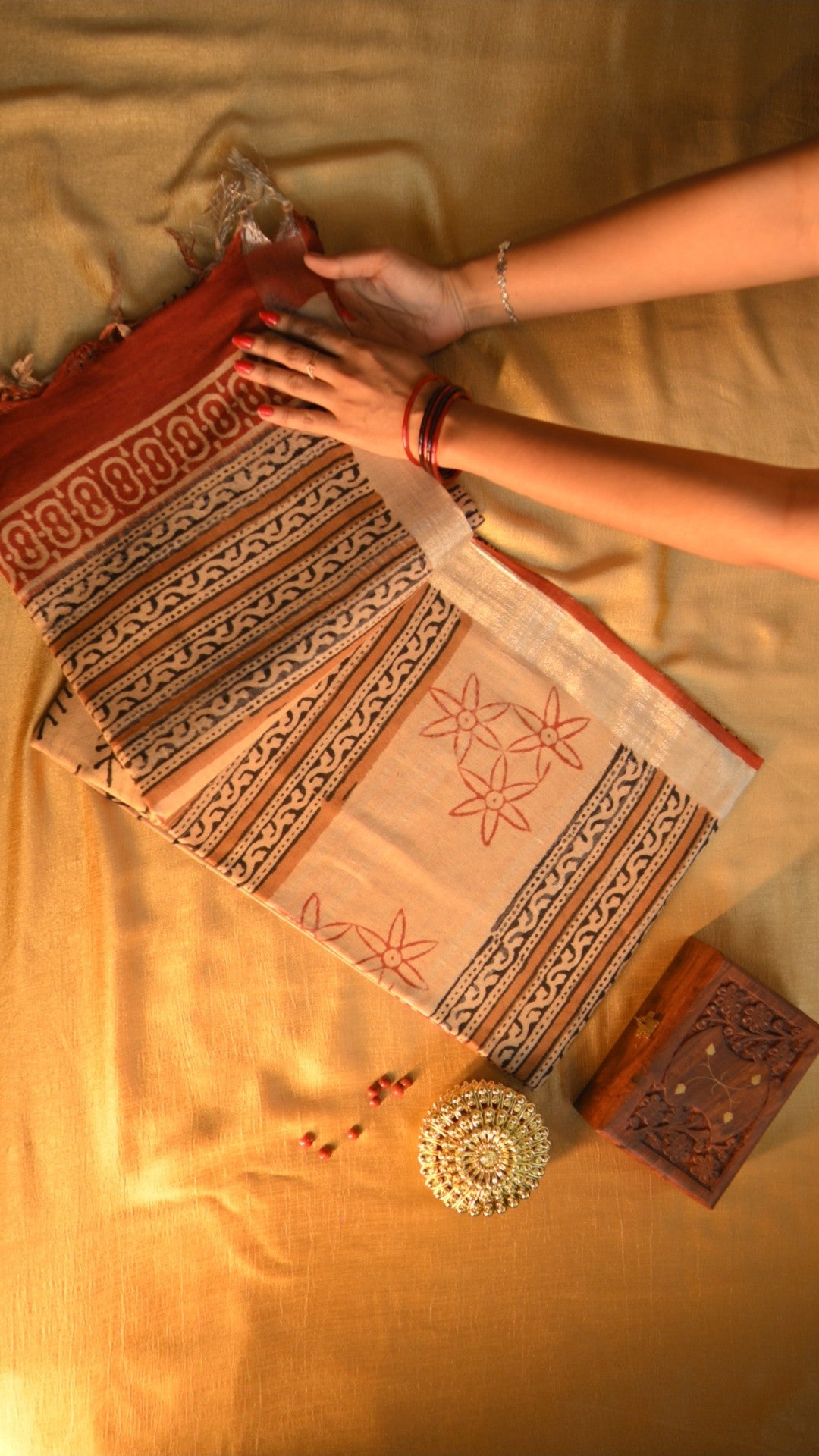 Linen Art Silk Bagru/Dabu Block Printed Saree KMA4AB028
