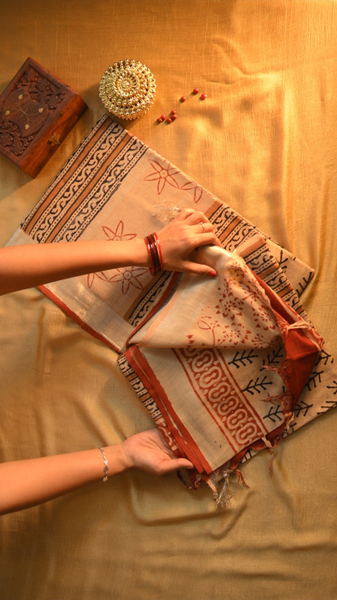 Linen Art Silk Bagru/Dabu Block Printed Saree KMA4AB028